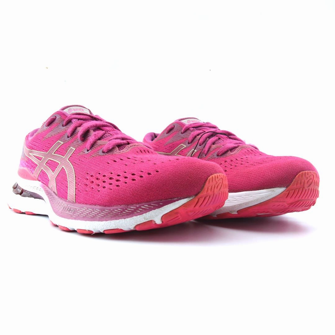ASICS GEL KAYANO 28 lightweight athletic shoe visuals
