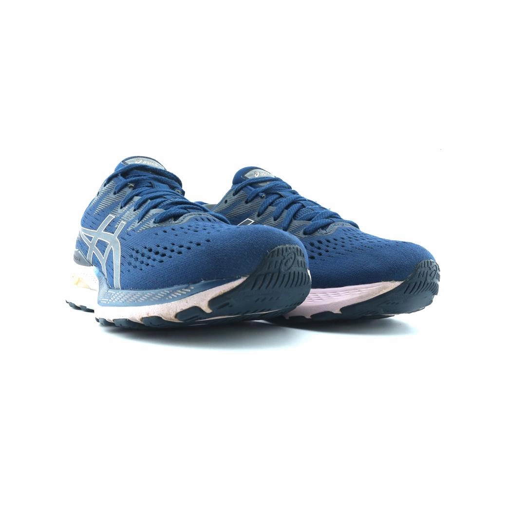 ASICS GEL-KAYANO 28 lightweight athletic shoe visuals