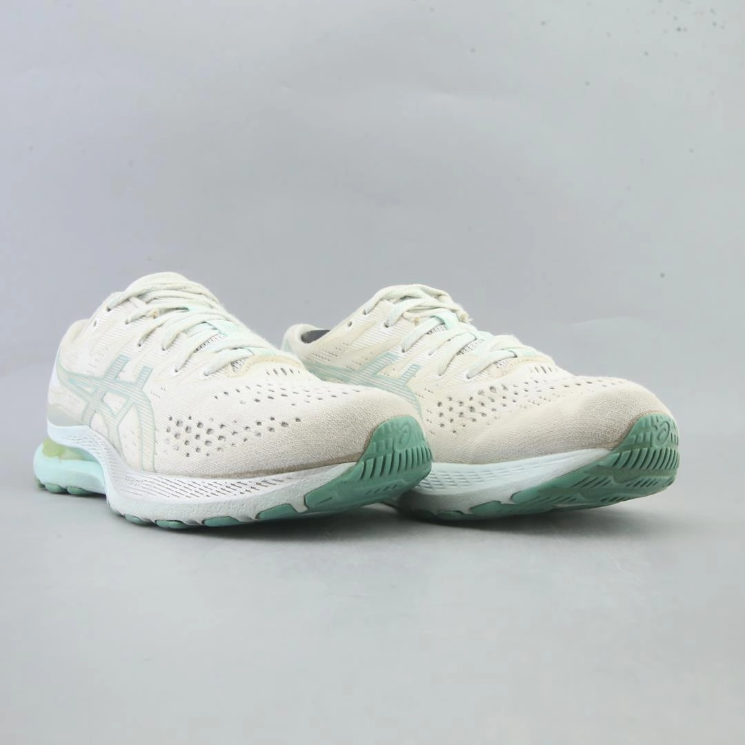 ASICS GEL KAYANO 28 lightweight athletic shoe visuals
