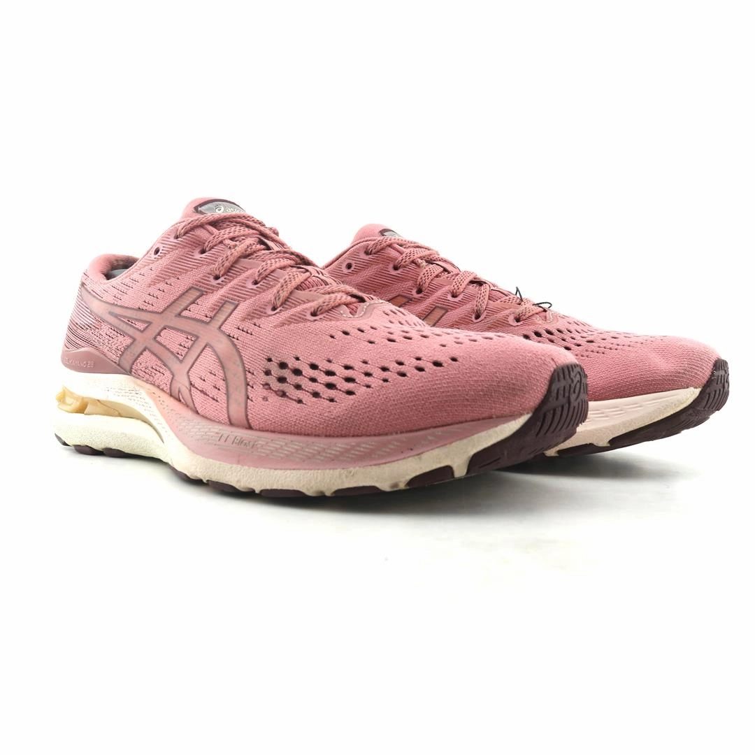 ASICS GEL-KAYANO 28 lightweight athletic shoe visuals