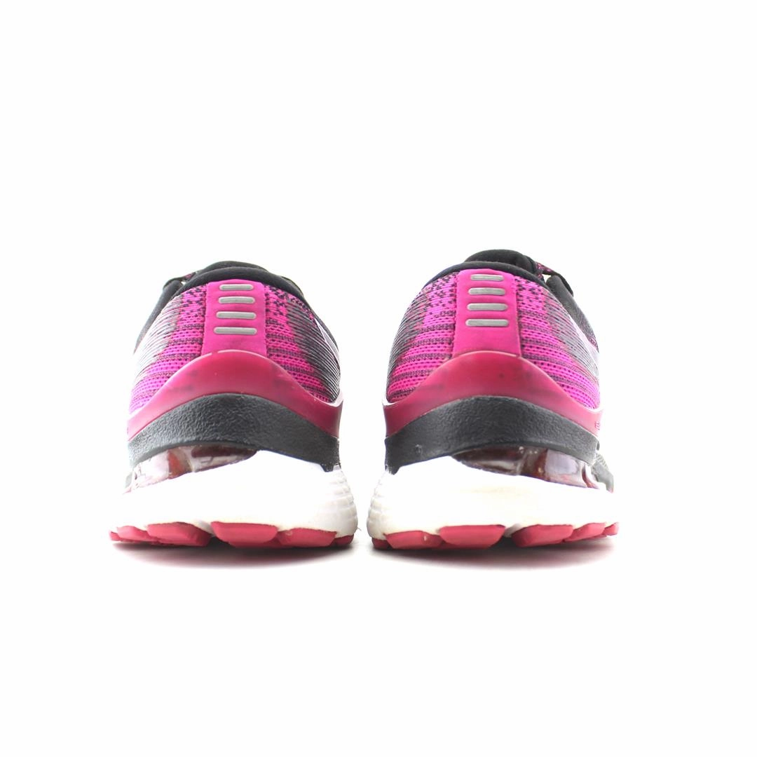 ASICS GEL-KAYANO 28 lightweight athletic shoe visuals