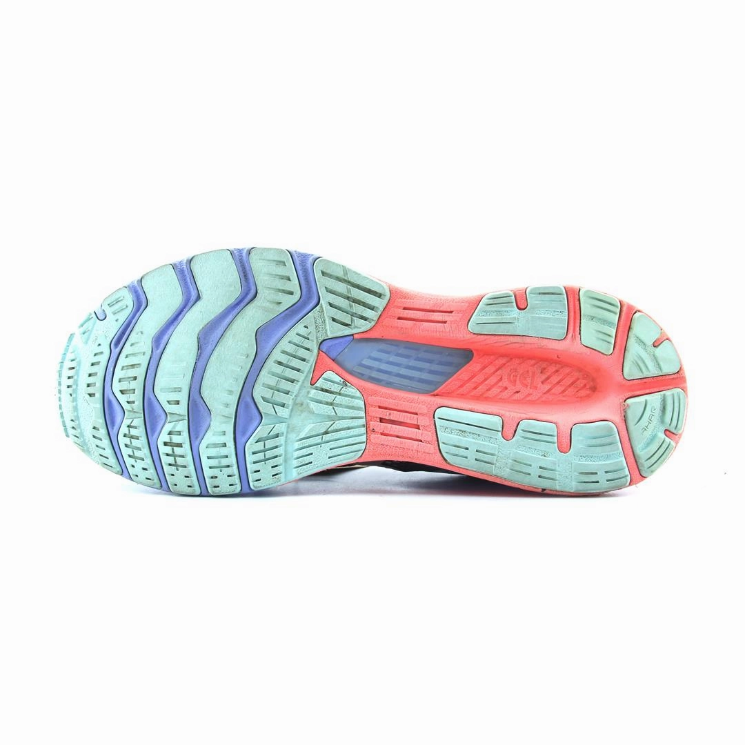 ASICS GEL KAYANO 28 lightweight athletic shoe visuals