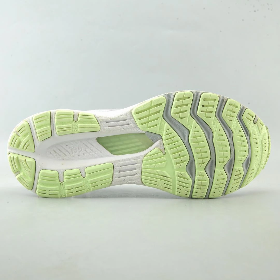 ASICS GEL KAYANO 28 lightweight athletic shoe visuals