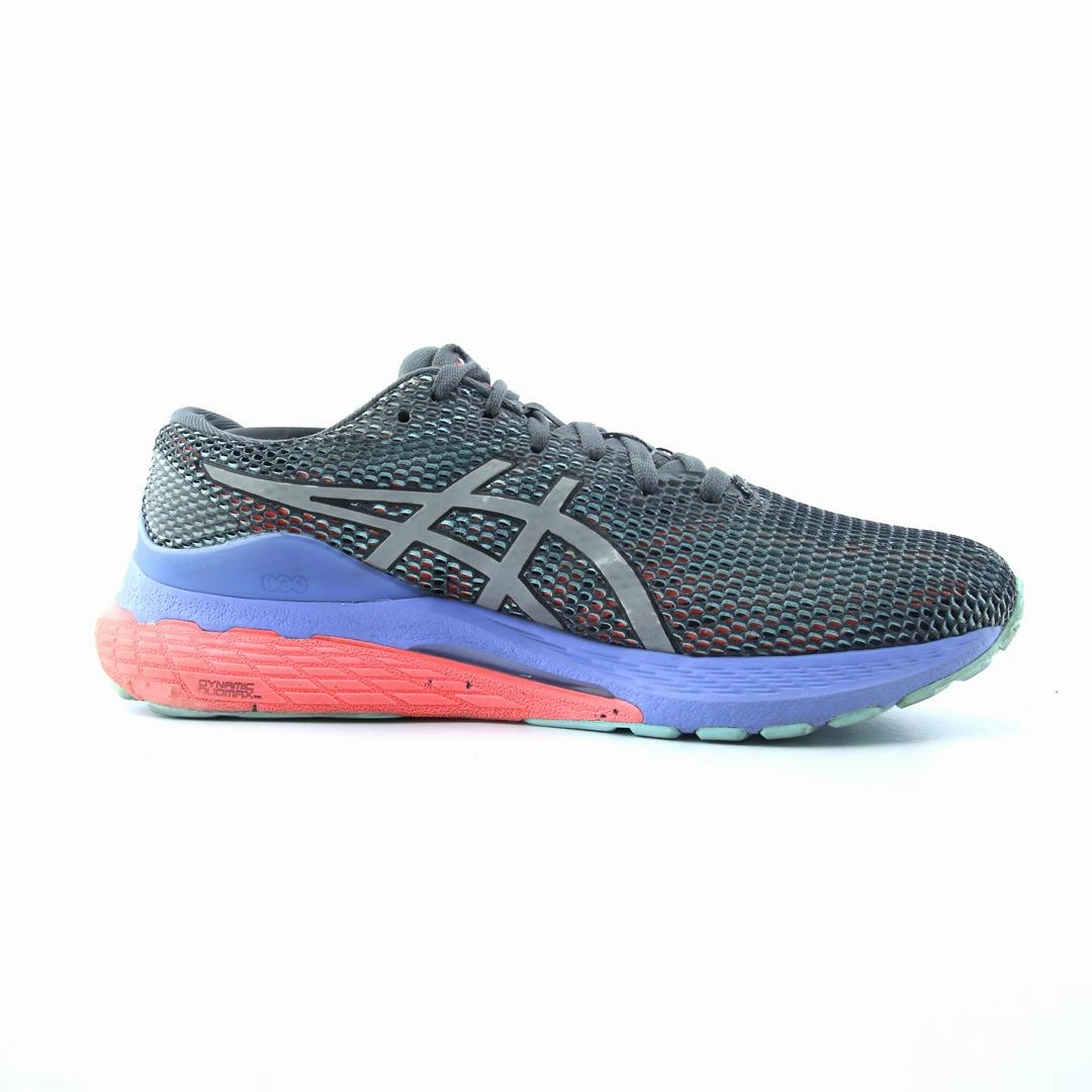 ASICS GEL KAYANO 28 lightweight athletic shoe visuals