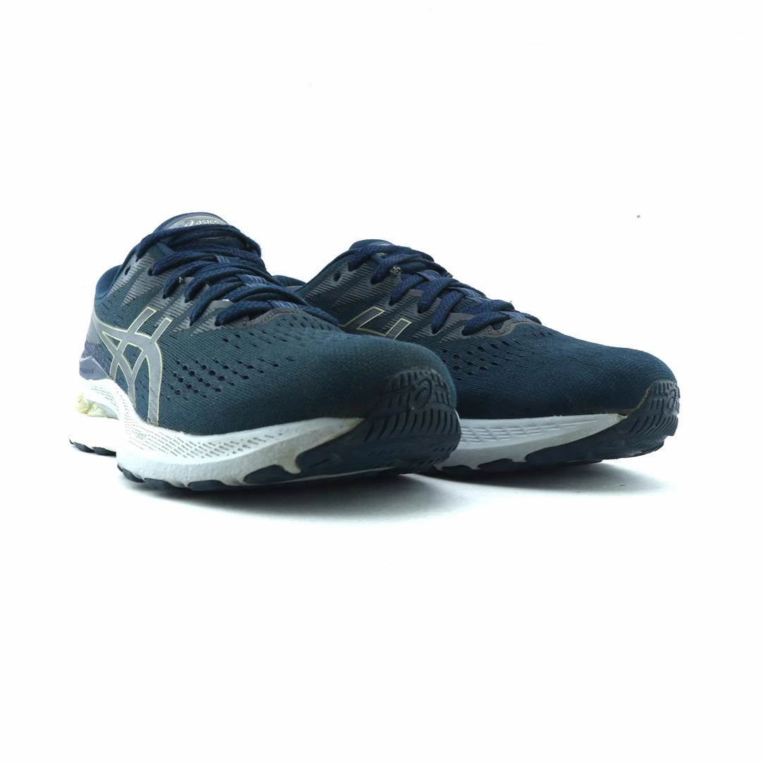 ASICS GEL KAYANO 28 lightweight athletic shoe visuals