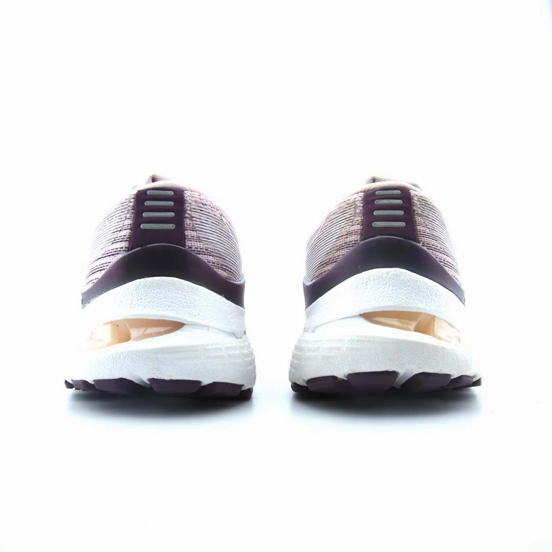 ASICS GEL-KAYANO 28 lightweight athletic shoe visuals
