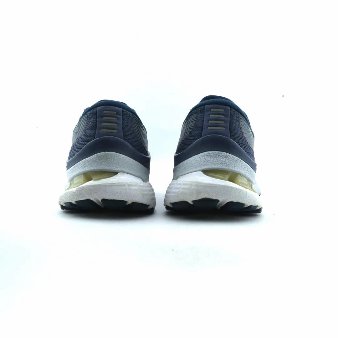 ASICS GEL KAYANO 28 lightweight athletic shoe visuals