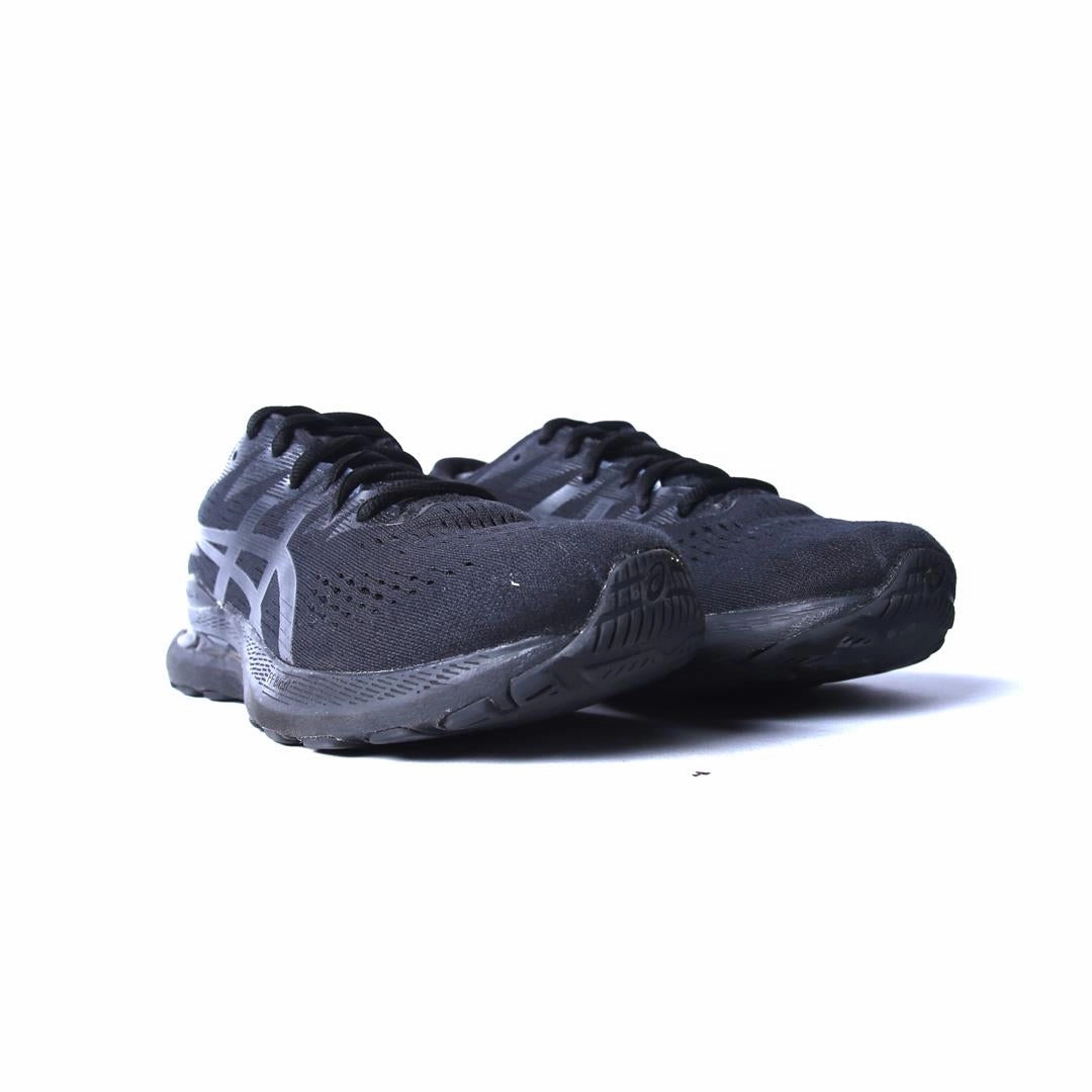 ASICS GEL-KAYANO 28 lightweight athletic shoe visuals
