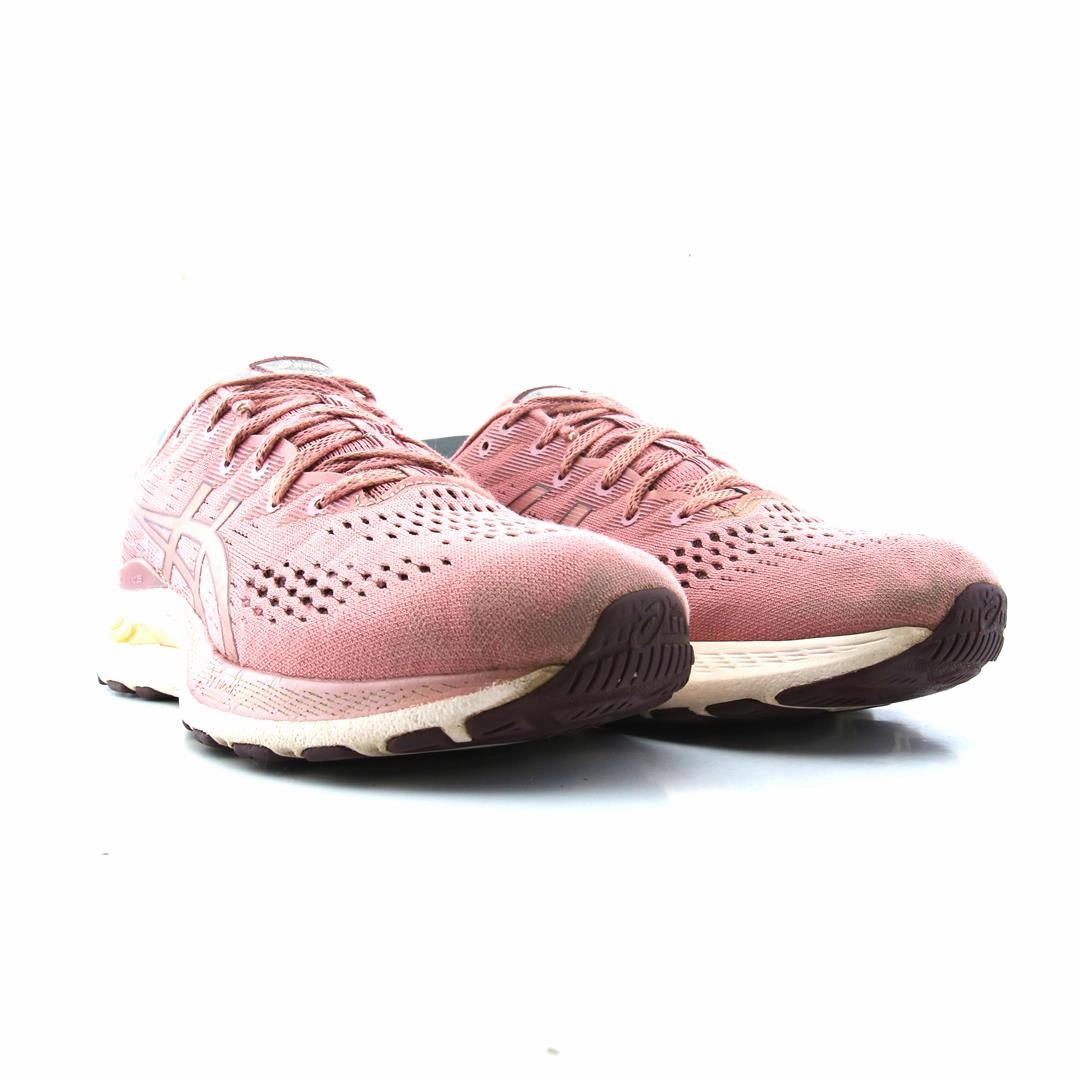 ASICS GEL KAYANO 28 lightweight athletic shoe visuals