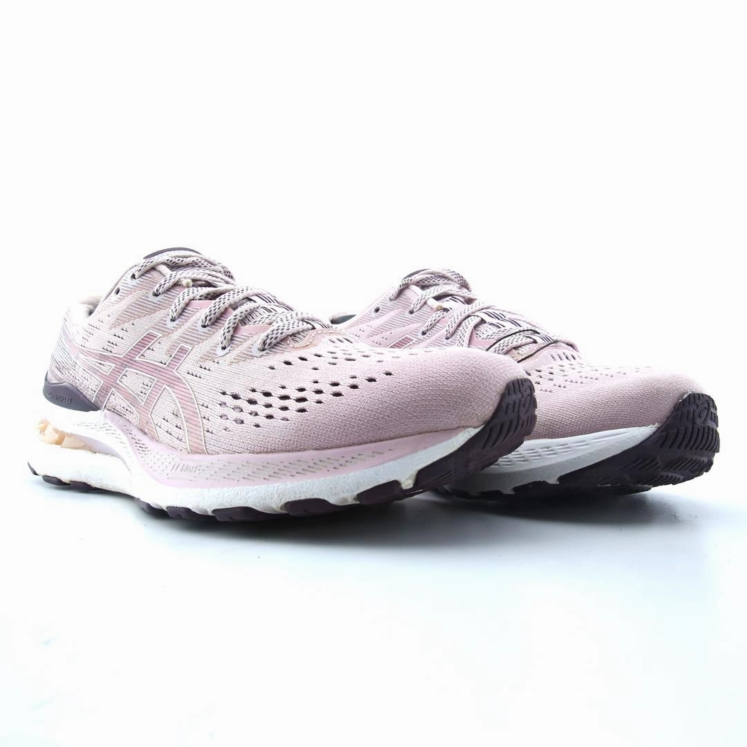 ASICS GEL-KAYANO 28 lightweight athletic shoe visuals