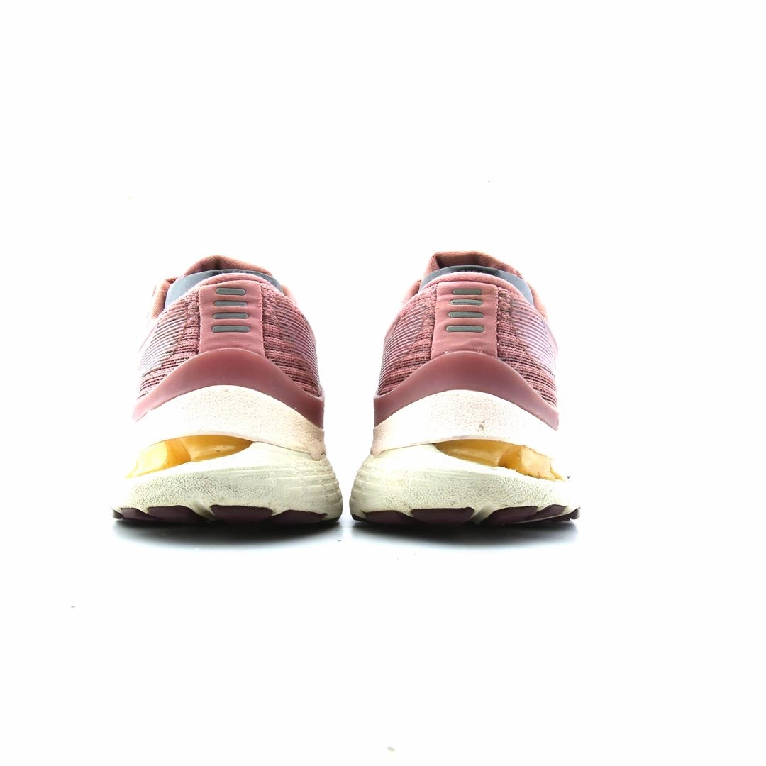 ASICS GEL KAYANO 28 lightweight athletic shoe visuals