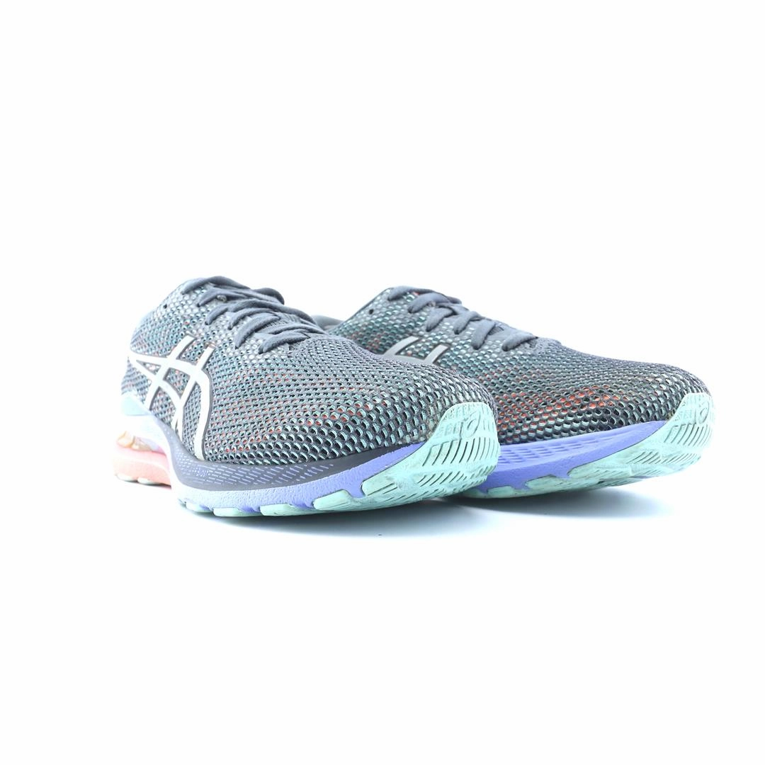 ASICS GEL KAYANO 28 performance running shoe photos