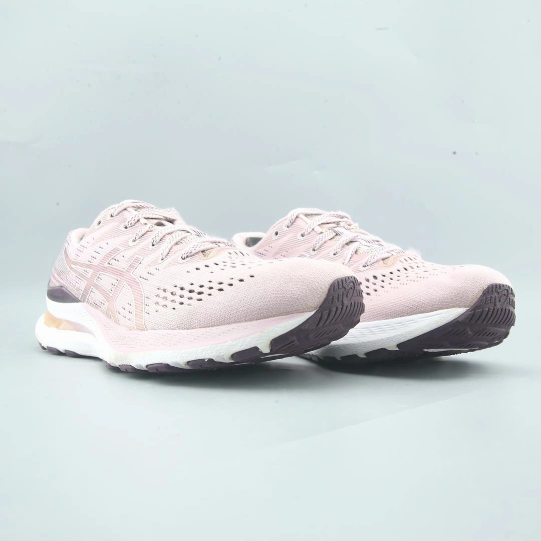 ASICS GEL KAYANO 28 performance running shoe photos