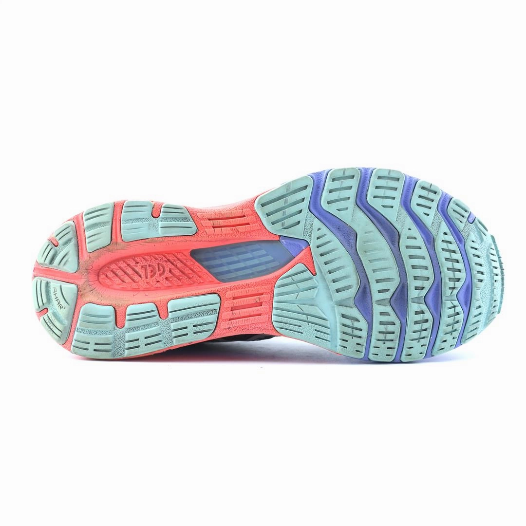 ASICS GEL KAYANO 28 performance running shoe photos