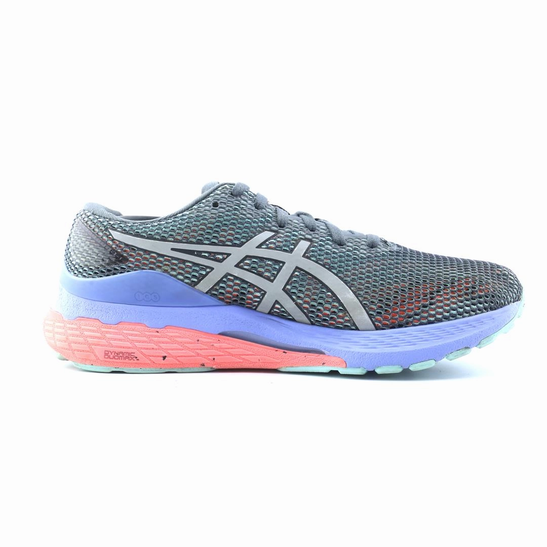 ASICS GEL KAYANO 28 performance running shoe photos
