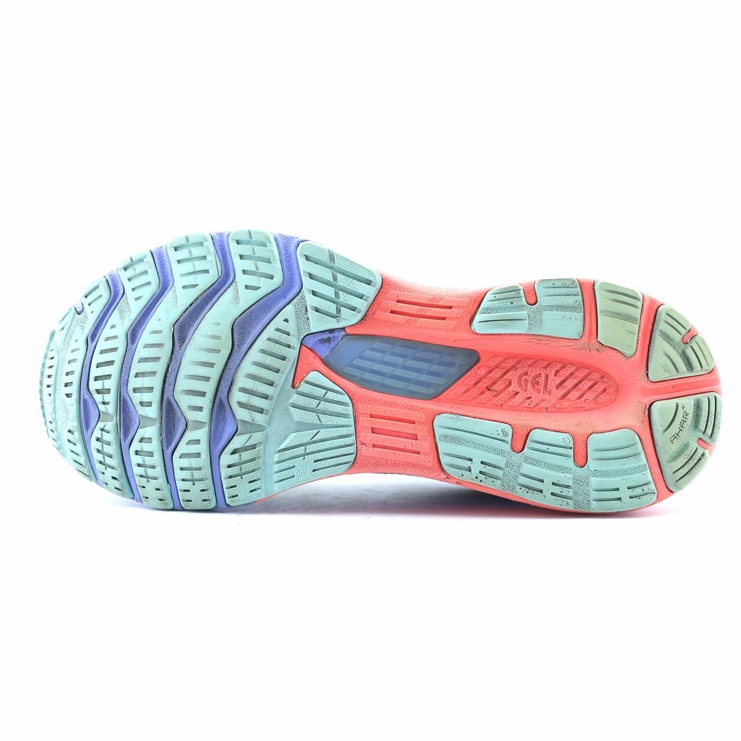 ASICS GEL KAYANO 28 performance running shoe photos