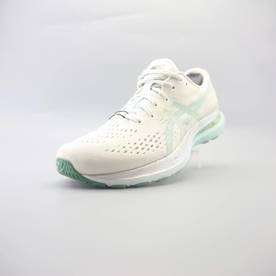 ASICS GEL-KAYANO 28 performance running shoe photos
