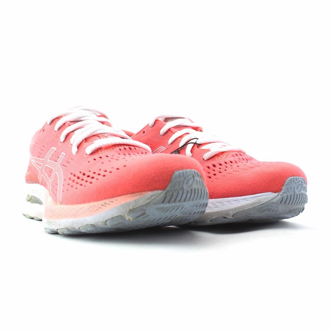 ASICS GEL-KAYANO 28 sporty Asics footwear images