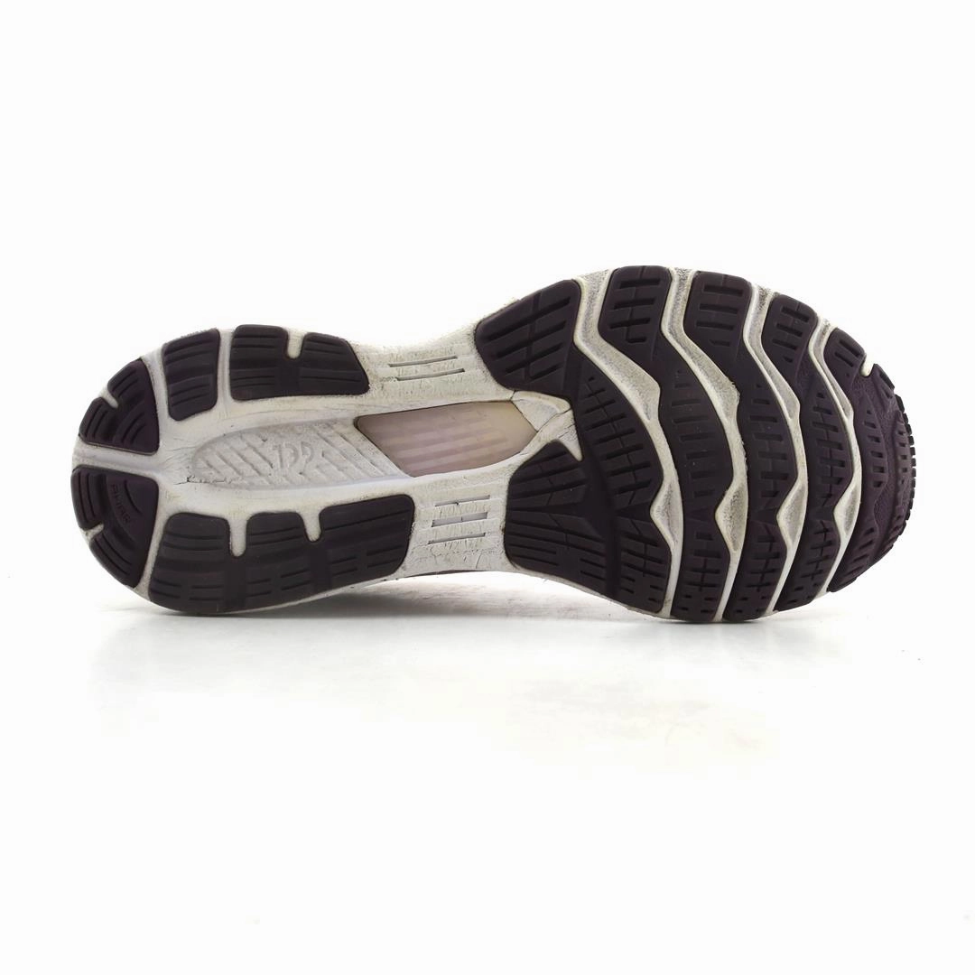 ASICS GEL KAYANO 28 sporty Asics footwear images