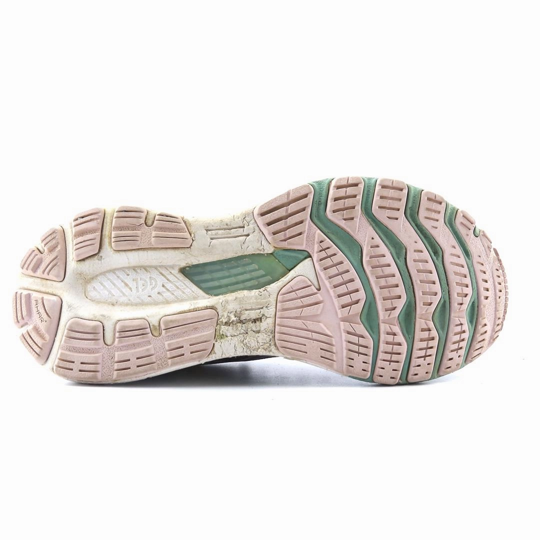 ASICS GEL KAYANO 28 sporty Asics footwear images