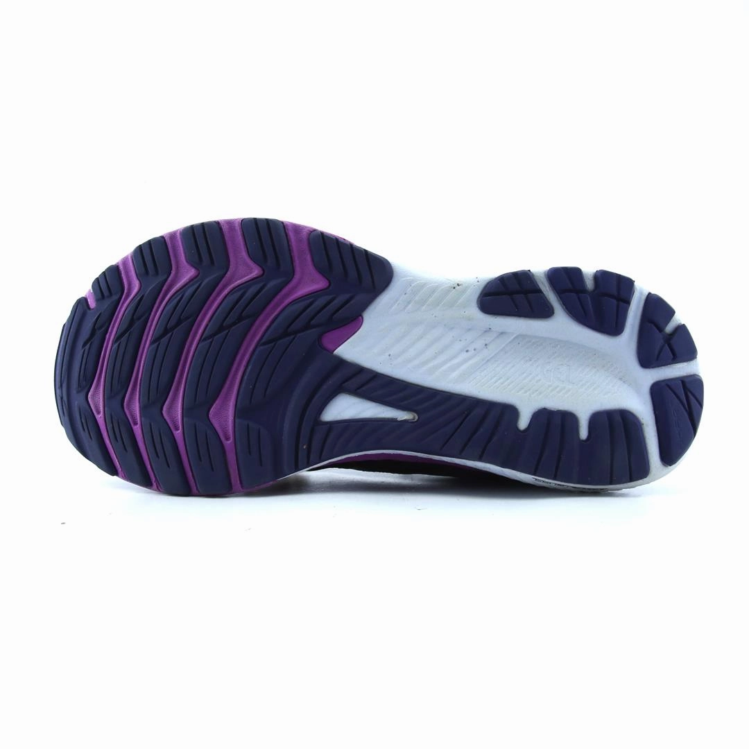 ASICS GEL KAYANO 29 lightweight athletic shoe visuals
