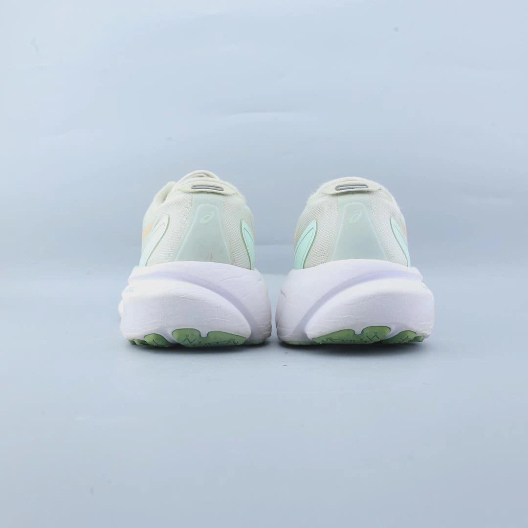 ASICS GEL KAYANO 30 performance running shoe photos