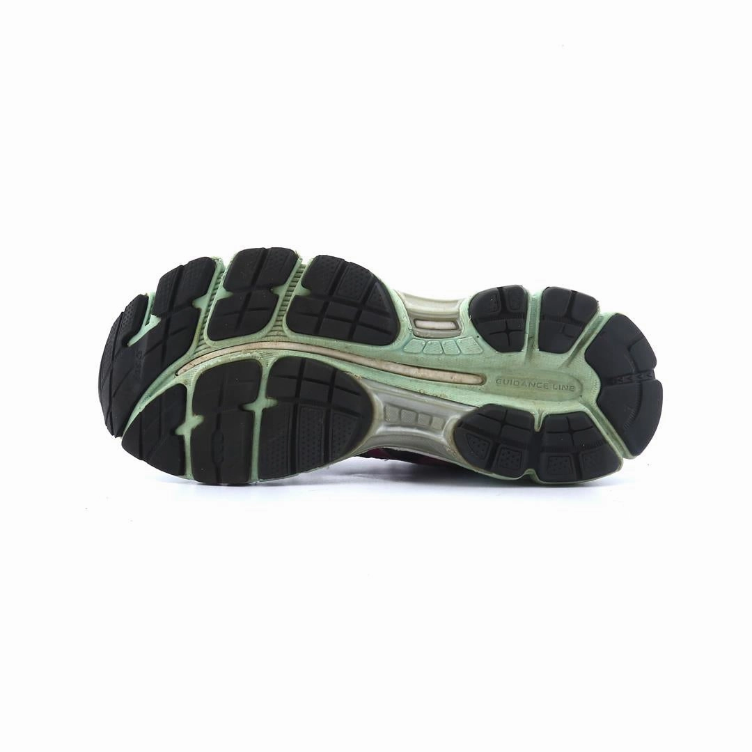 ASICS GEL NIMBUS 15 lightweight athletic shoe visuals