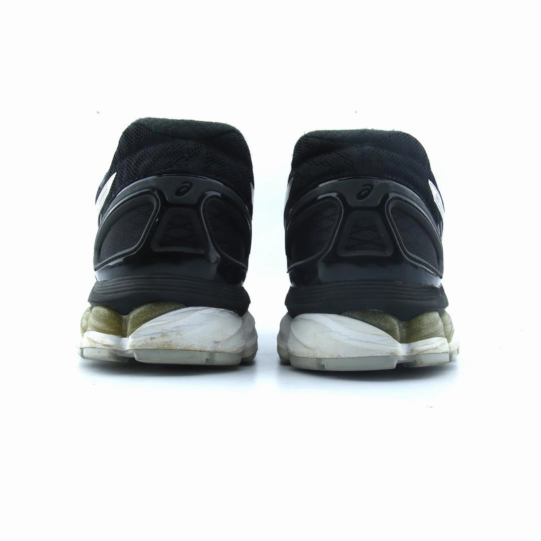 ASICS GEL-NIMBUS 17 lightweight athletic shoe visuals