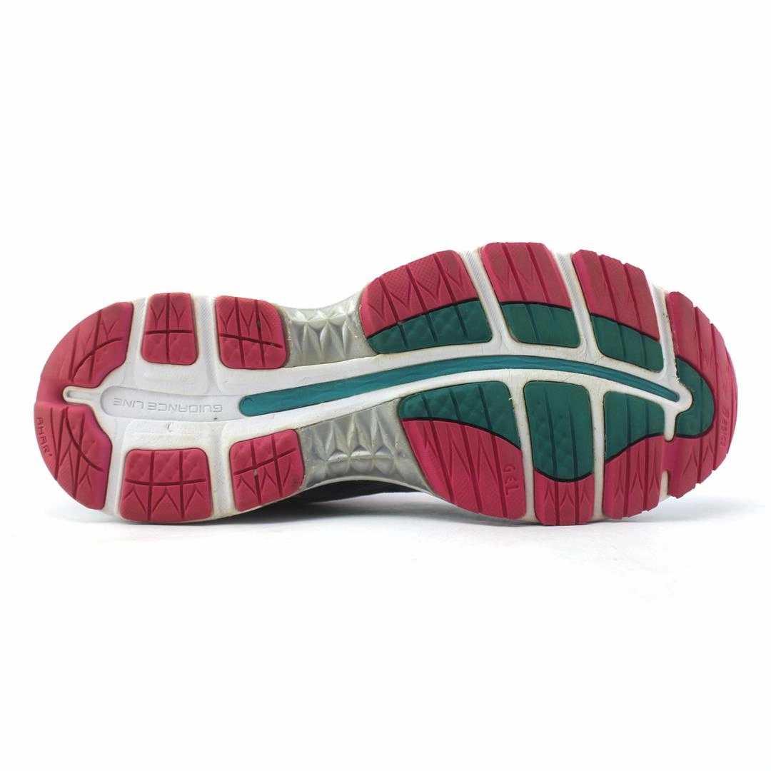 ASICS GEL-NIMBUS 18 sporty Asics footwear images