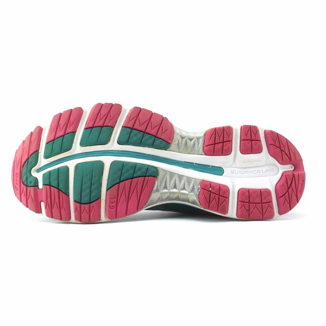 ASICS GEL-NIMBUS 18 sporty Asics footwear images