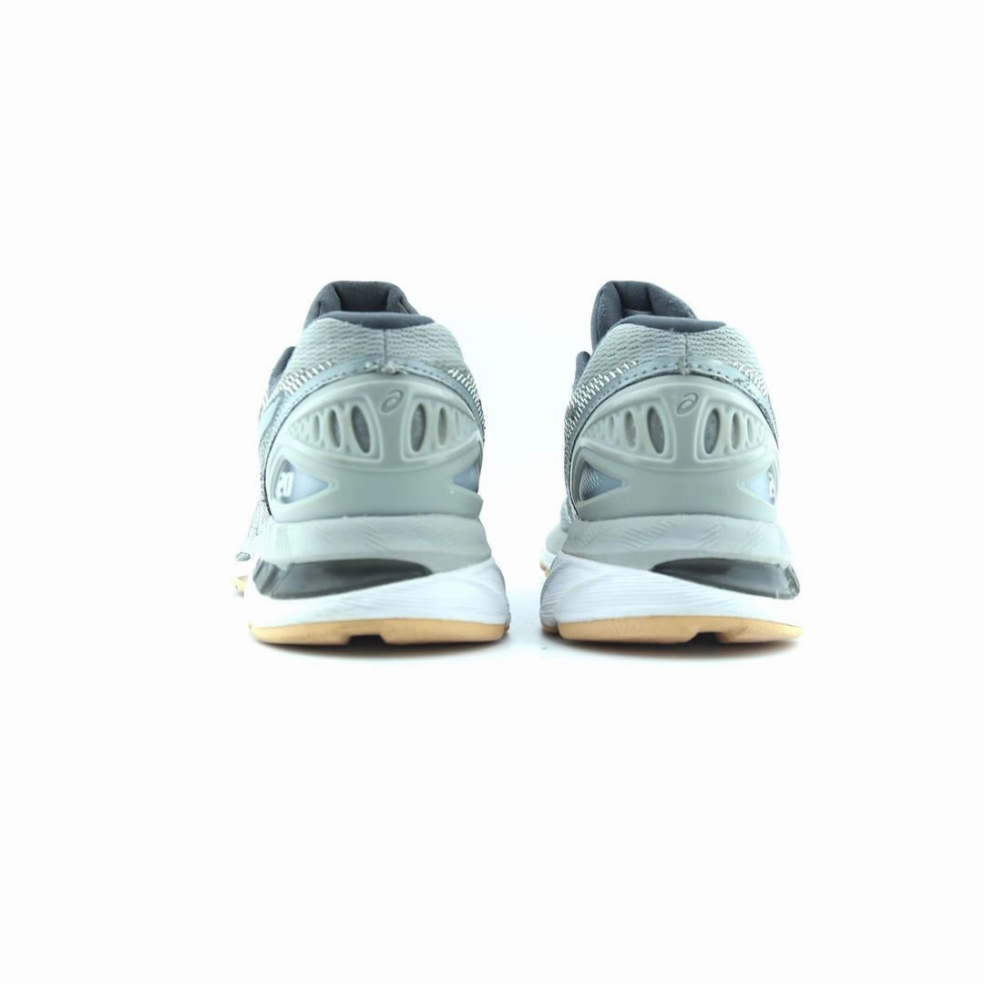 ASICS GEL-NIMBUS 20 performance running shoe photos