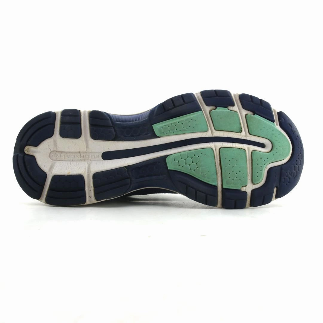 ASICS GEL NIMBUS 20 sporty Asics footwear images