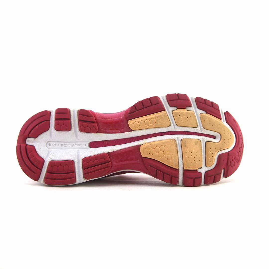 ASICS GEL-NIMBUS 20 sporty Asics footwear images