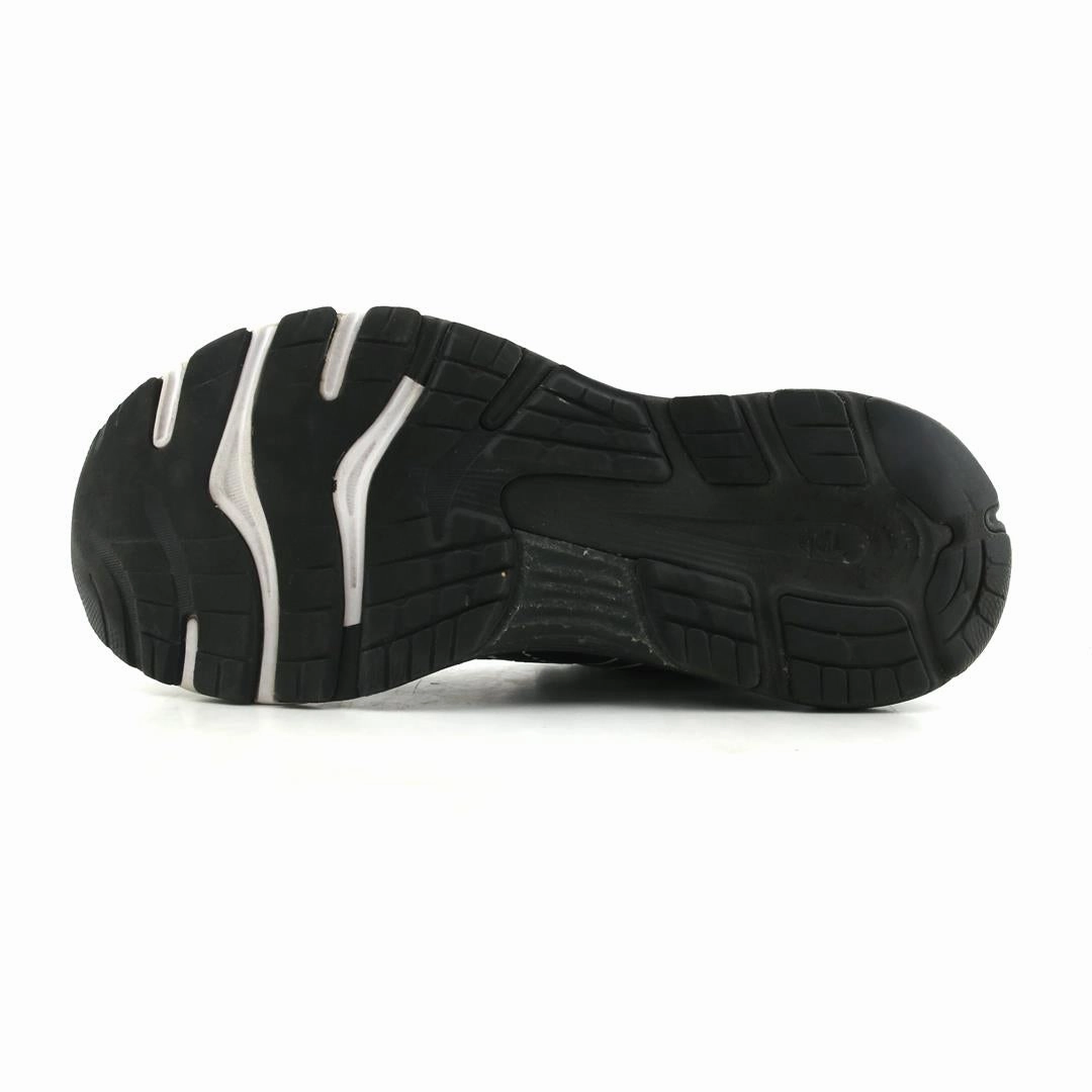 ASICS GEL-NIMBUS 21 lightweight athletic shoe visuals