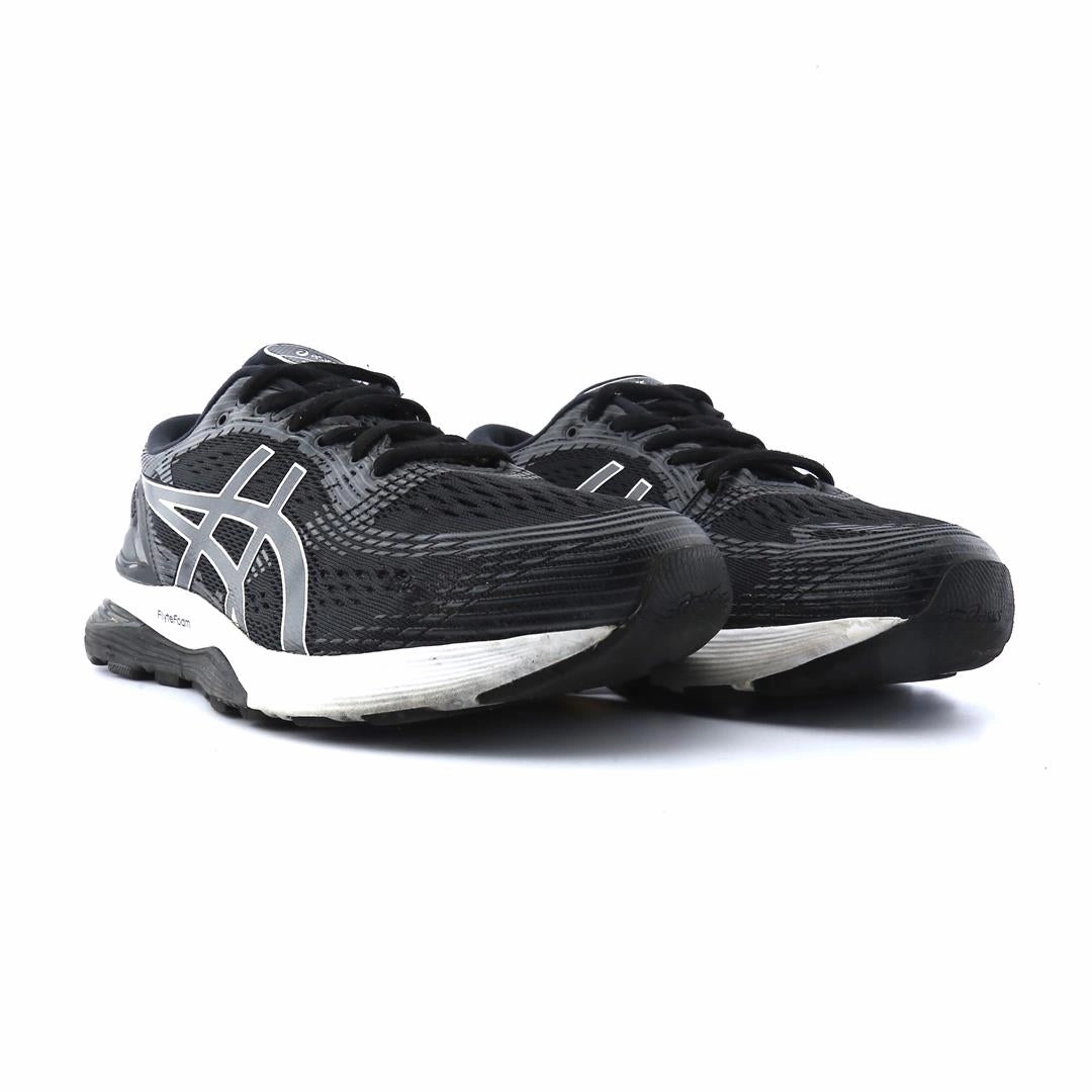 ASICS GEL NIMBUS 21 lightweight athletic shoe visuals