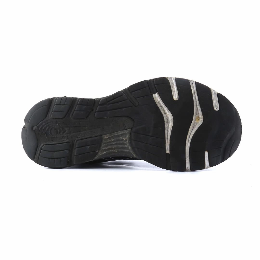 ASICS GEL NIMBUS 21 lightweight athletic shoe visuals