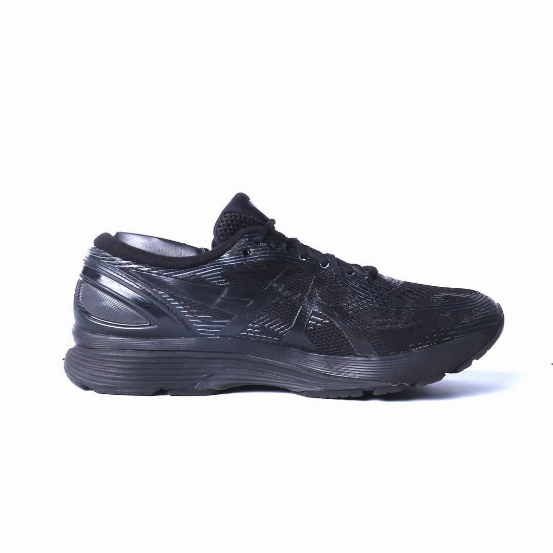 ASICS GEL-NIMBUS 21 performance running shoe photos