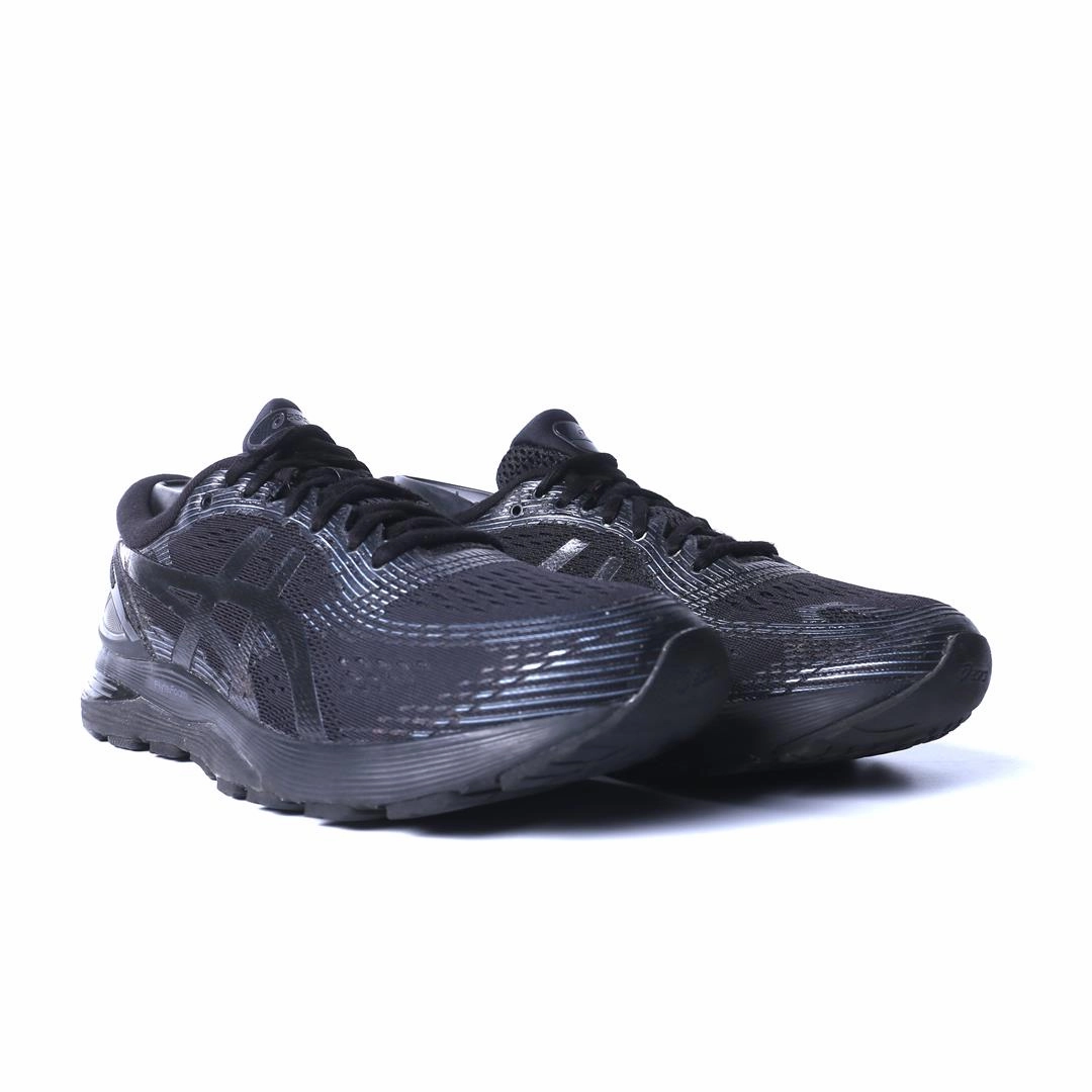 ASICS GEL-NIMBUS 21 performance running shoe photos