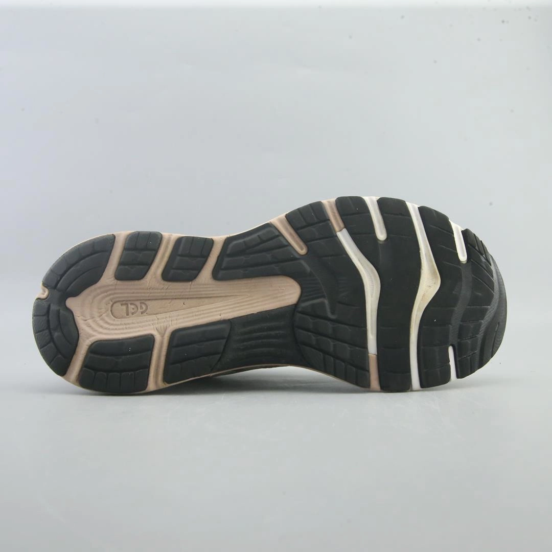 ASICS GEL NIMBUS 21 sporty Asics footwear images