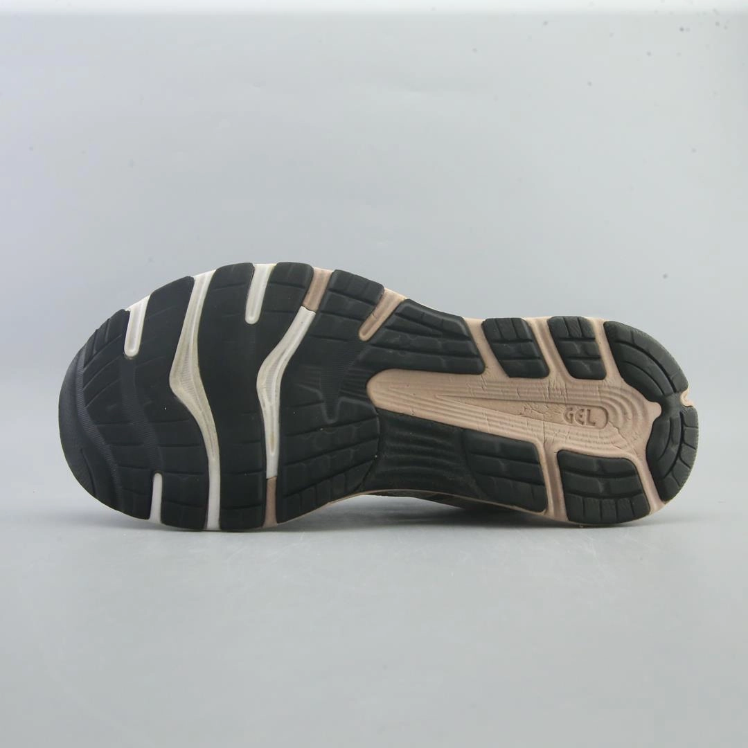 ASICS GEL NIMBUS 21 sporty Asics footwear images