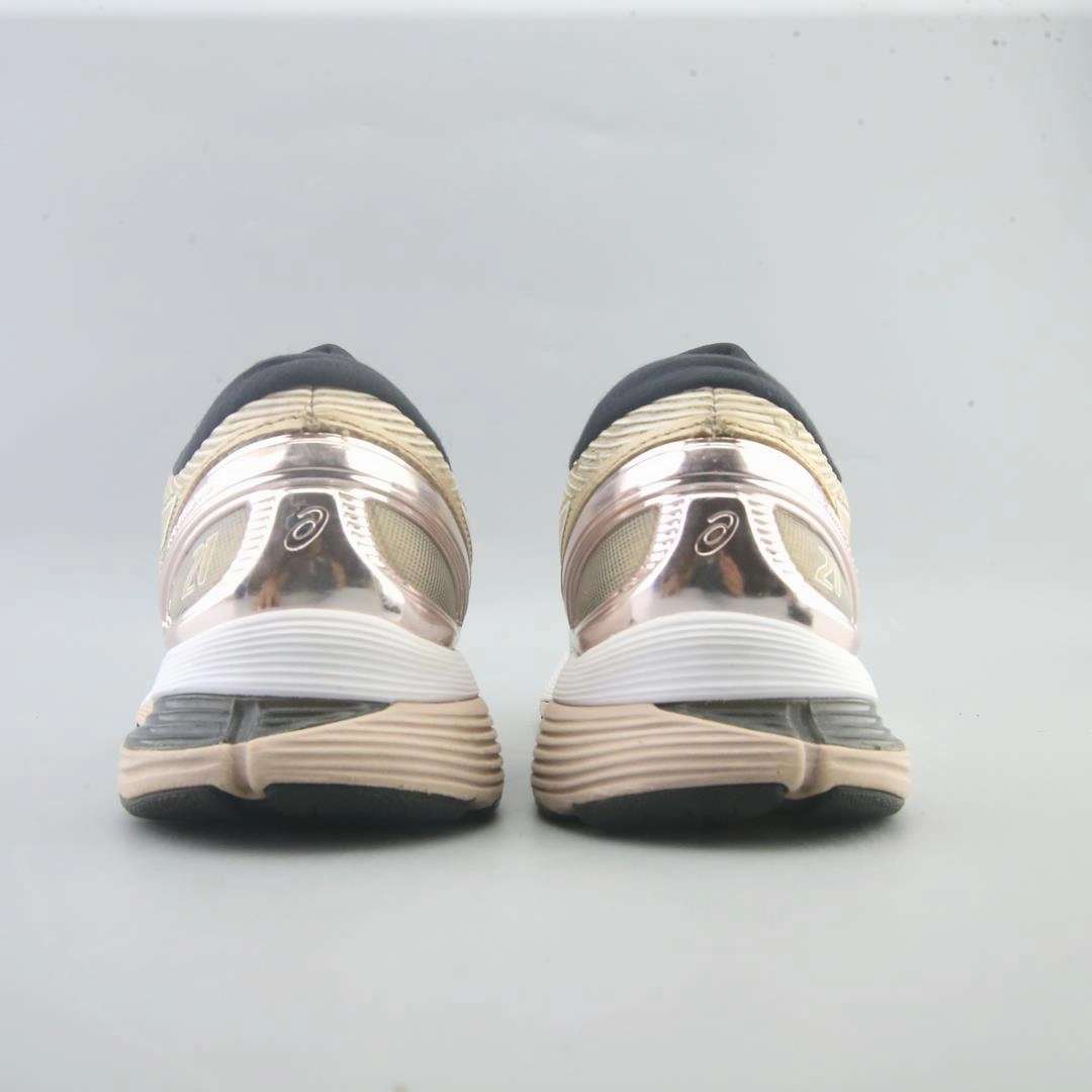 ASICS GEL NIMBUS 21 sporty Asics footwear images