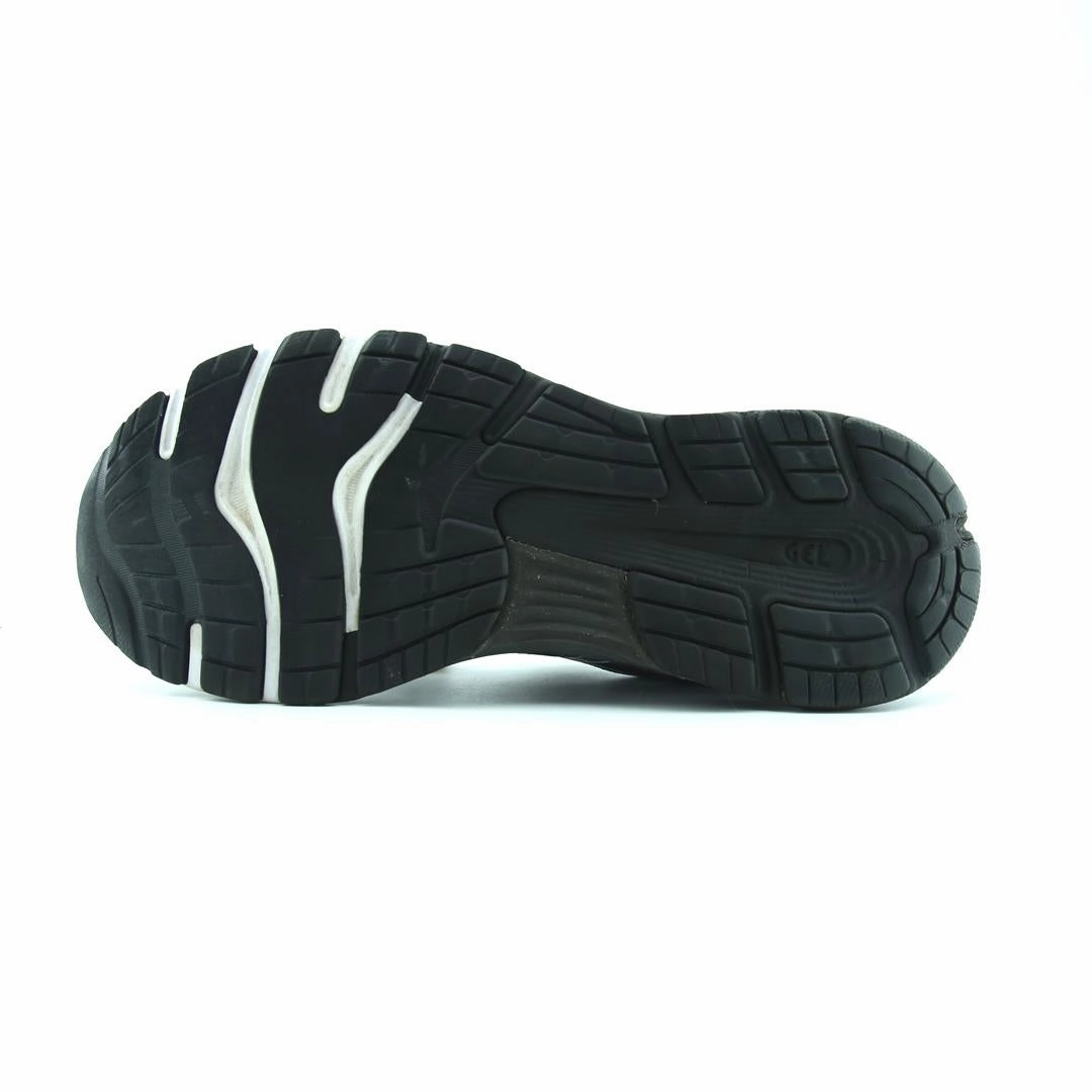 ASICS GEL-NIMBUS 21 trainer shoe design snapshots