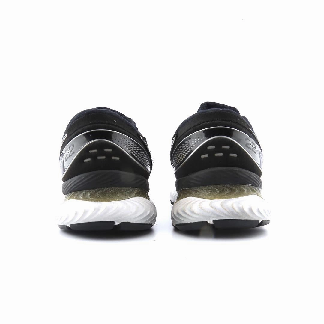 ASICS GEL NIMBUS 22 lightweight athletic shoe visuals
