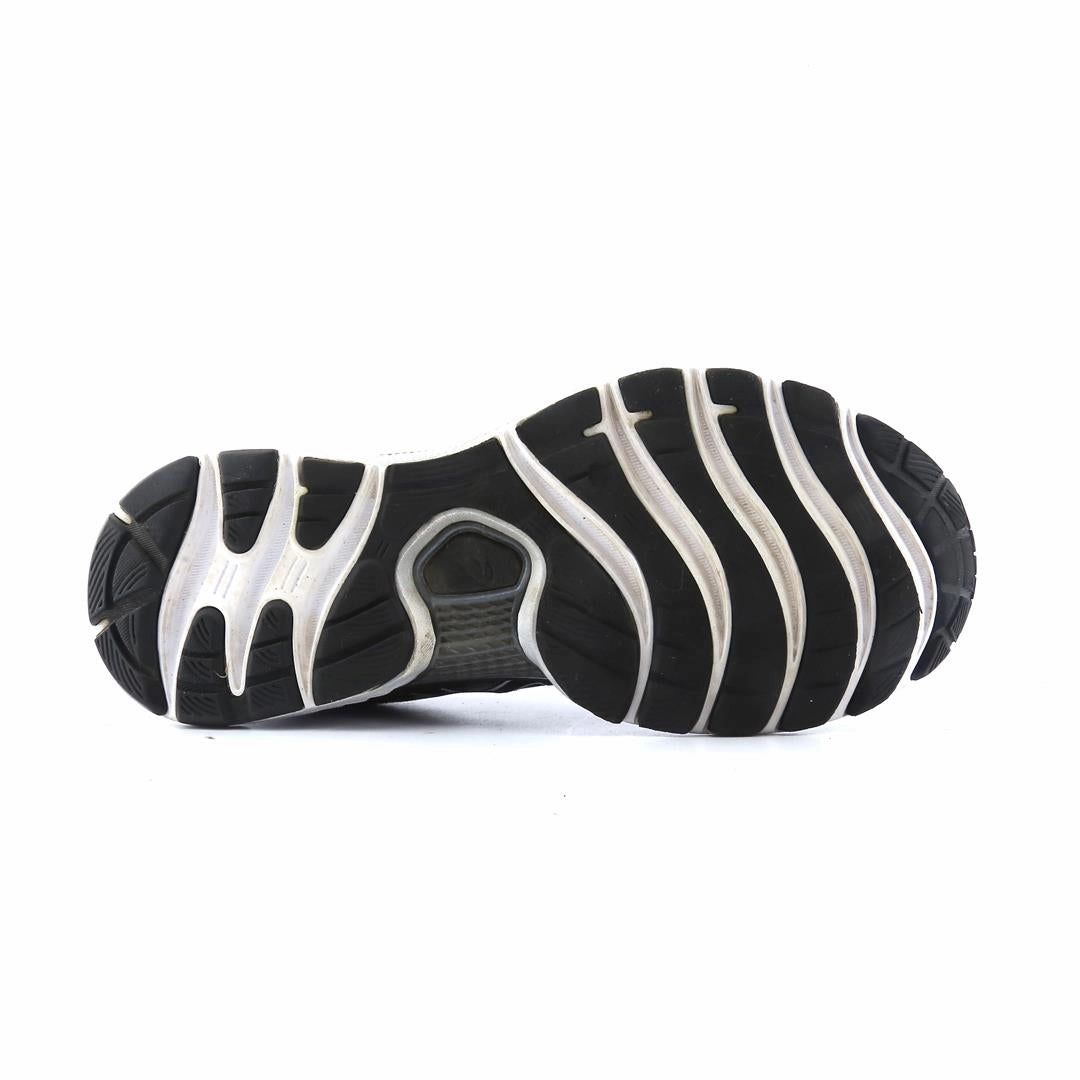 ASICS GEL NIMBUS 22 lightweight athletic shoe visuals