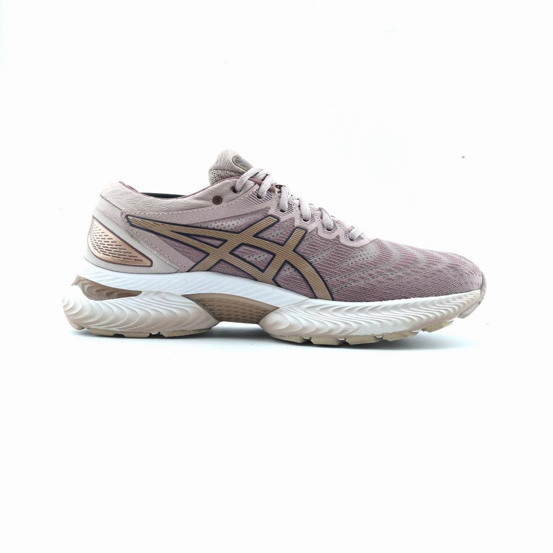 ASICS GEL NIMBUS 22 performance running shoe photos