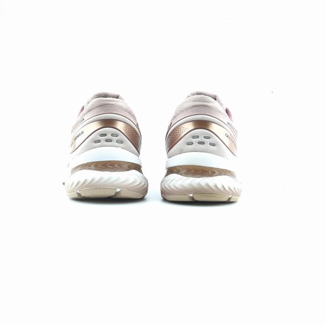 ASICS GEL NIMBUS 22 performance running shoe photos