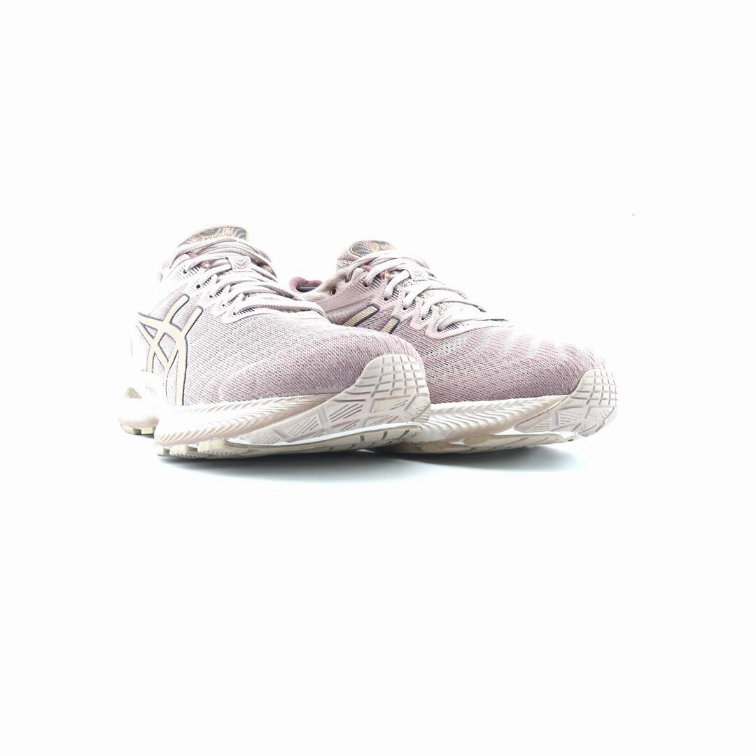 ASICS GEL NIMBUS 22 performance running shoe photos