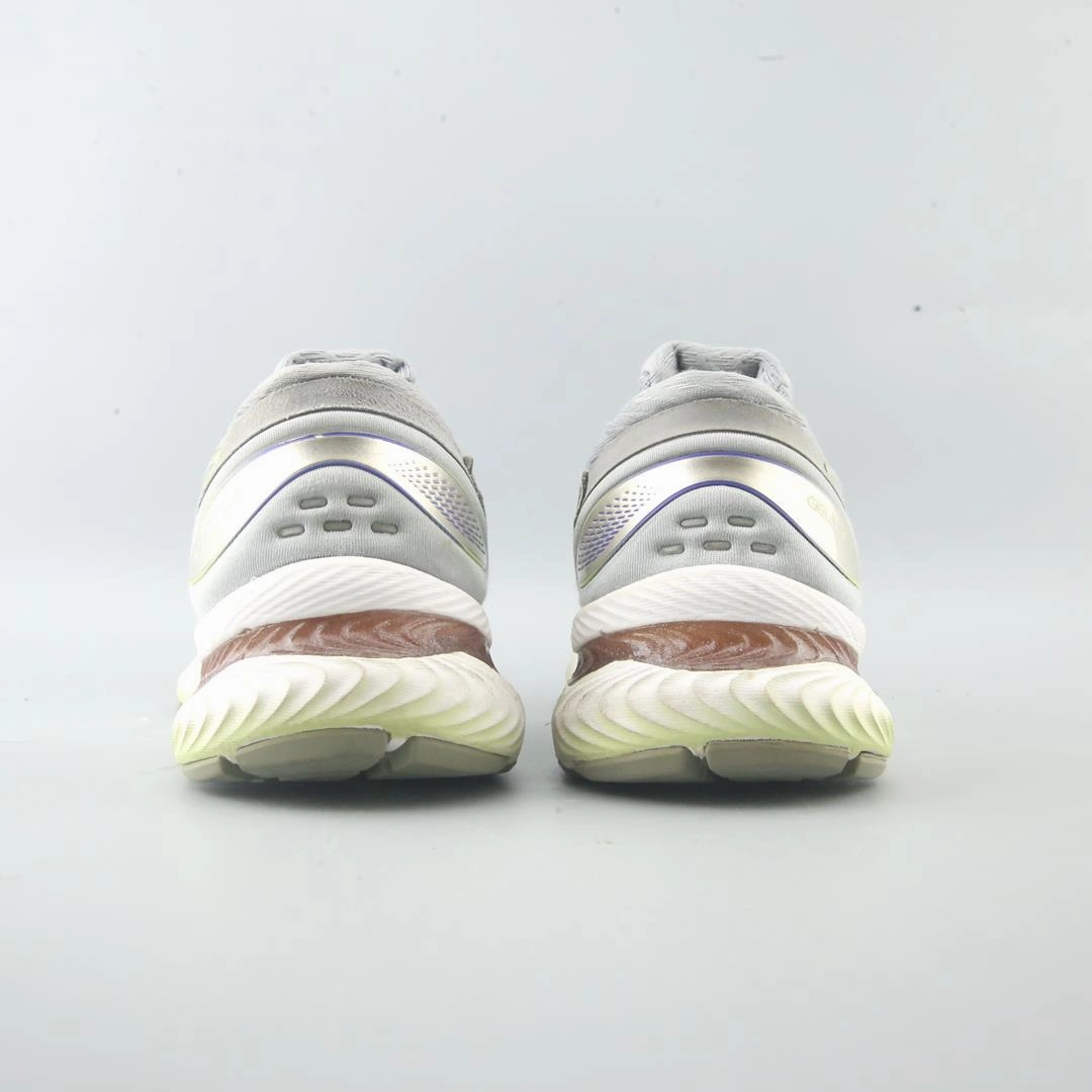 ASICS GEL NIMBUS 22 performance running shoe photos