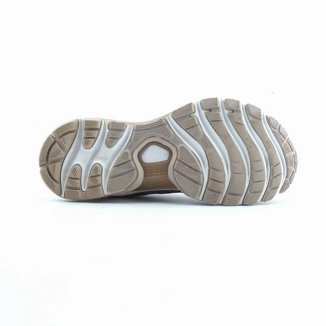 ASICS GEL NIMBUS 22 performance running shoe photos