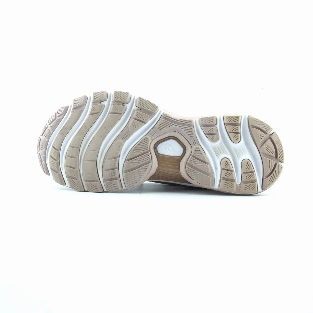 ASICS GEL NIMBUS 22 performance running shoe photos